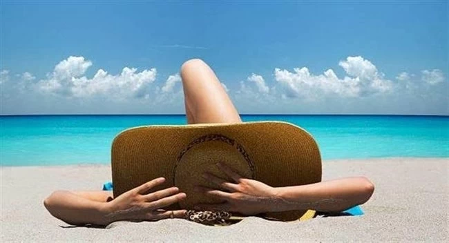 Ηλιοθεραπεία: Τα πέντε σημεία που πρέπει να βάζετε αντηλιακό